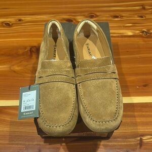 Ariat NEW IN BOX Tan Slip-On Loafers Comfortable Casual Footwear